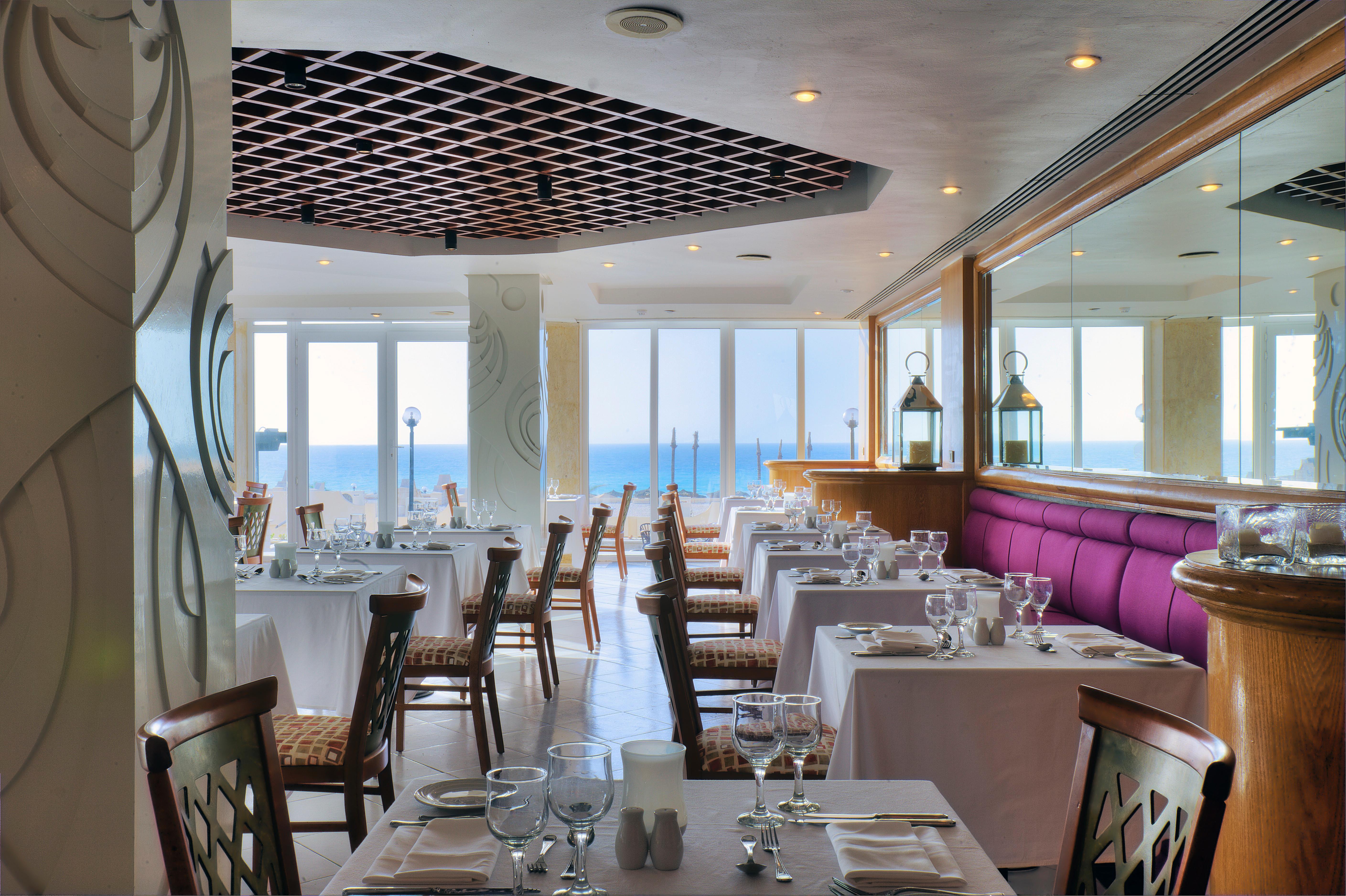 Borg El Arab Beach Resort Dış mekan fotoğraf The restaurant