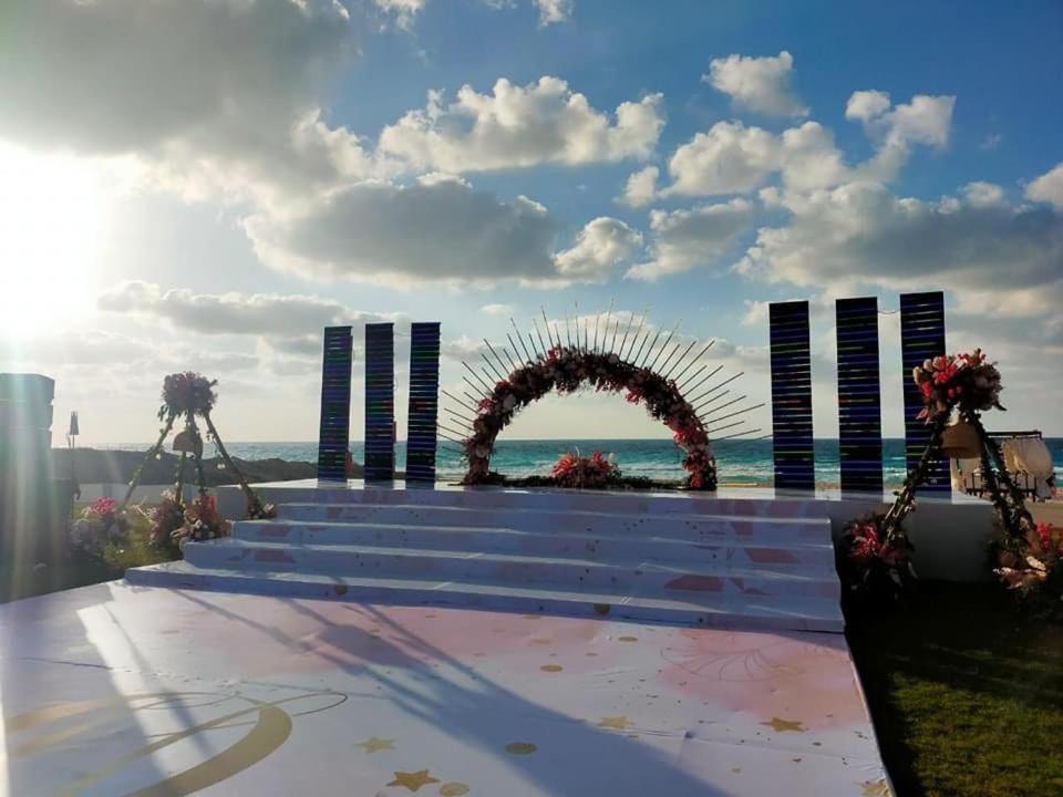 Borg El Arab Beach Resort Dış mekan fotoğraf The stage of the 2011 edition of the festival