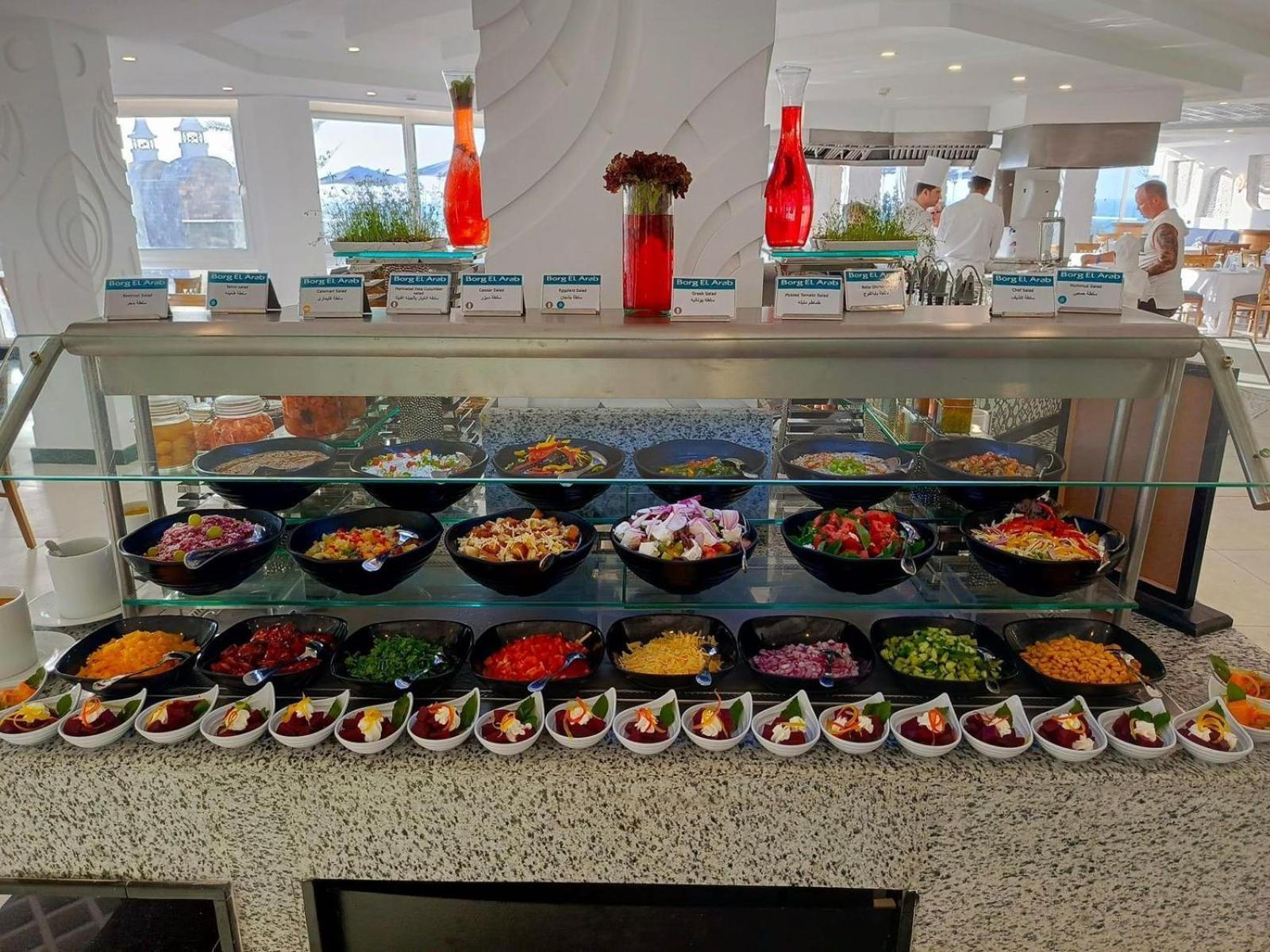 Borg El Arab Beach Resort Dış mekan fotoğraf A salad bar