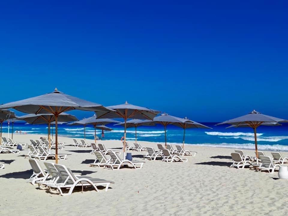 Borg El Arab Beach Resort Dış mekan fotoğraf Beach at the Grand Palladium Hotel